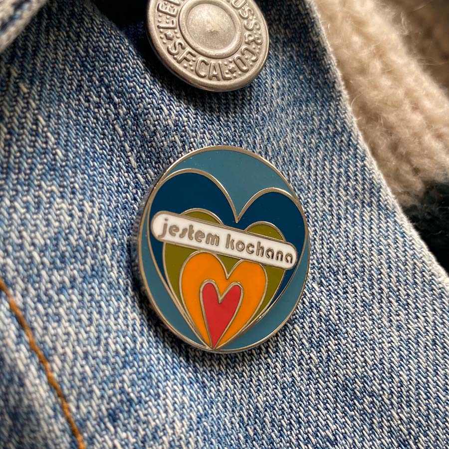 Loved (f) Polish Enamel Pin - Jestem Kochana