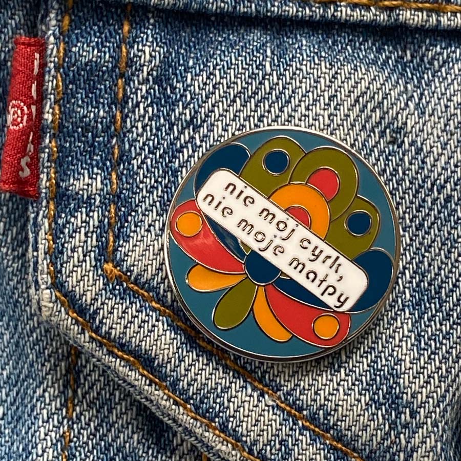 Brilliant sarcastic pin for friend in service industry. Semi secret language badge with funny Polish saying