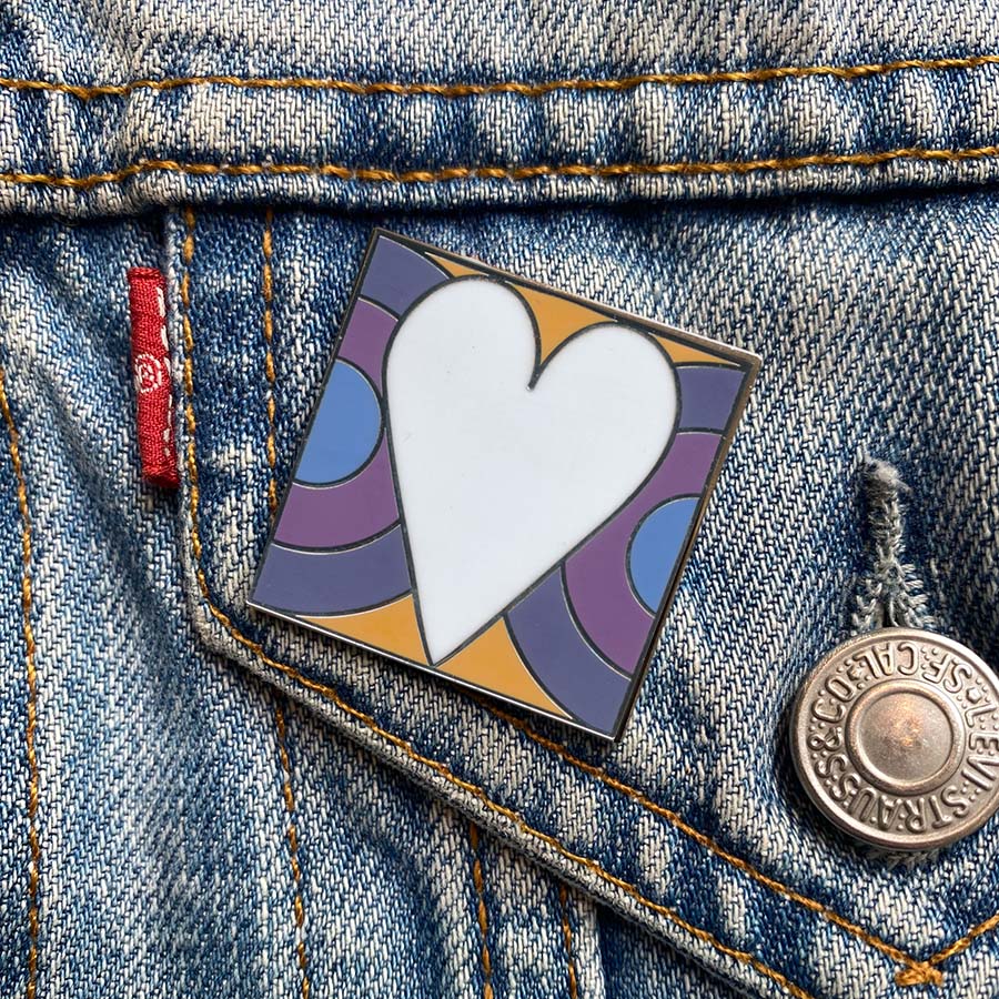 Symbol Heart Enamel Pin