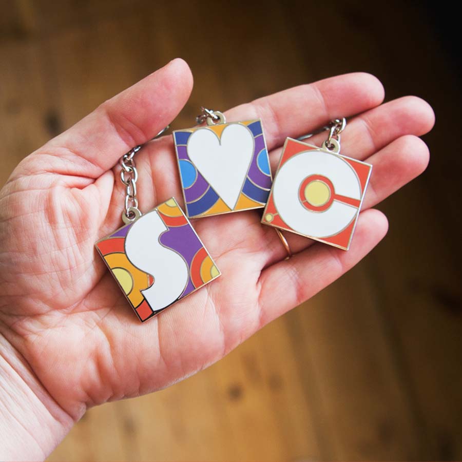 This luxury letter enamel bag charms come come in a gorgeous pouch making it the perfect gift for a friend or pin collector!