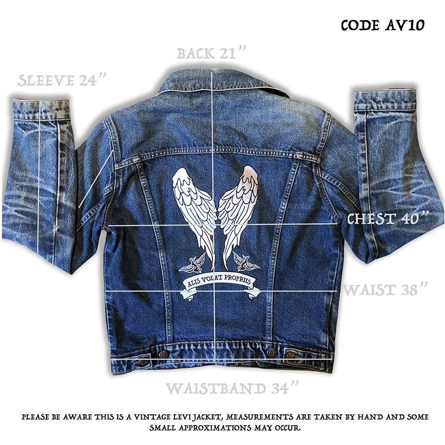 She Flies With Her Own Wings - Fully Embroidered Latin Motto - Vintage Levi's Denim Jacket