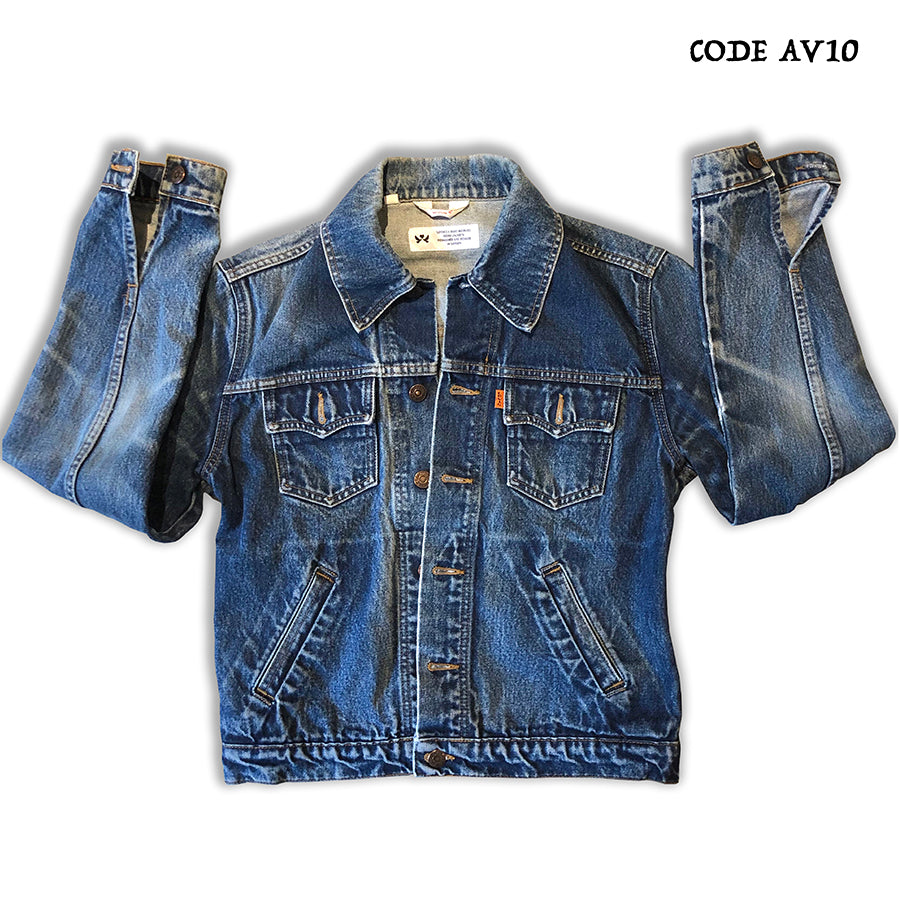 She Flies With Her Own Wings - Fully Embroidered Latin Motto - Vintage Levi's Denim Jacket